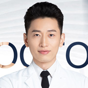 深圳曹孟君醫(yī)療美容門診部斯良洪醫(yī)生照片