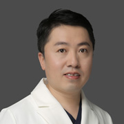 山東青島博士醫(yī)學美容醫(yī)院王建宇醫(yī)生照片