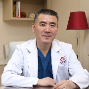 上海時光整形外科醫(yī)院何晉龍醫(yī)生照片