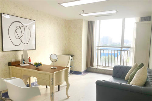 成都現(xiàn)代整形醫(yī)院環(huán)境圖4