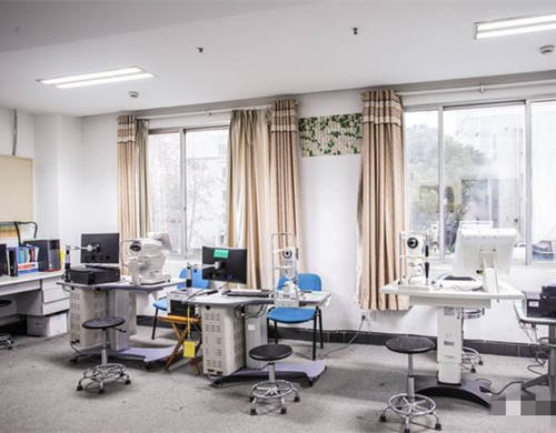 南京東南眼科醫(yī)院環(huán)境圖3