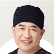 北京正美醫(yī)療美容診所鄭永生醫(yī)生照片