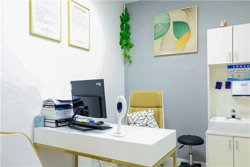 深圳白月光醫(yī)療美容環(huán)境圖4