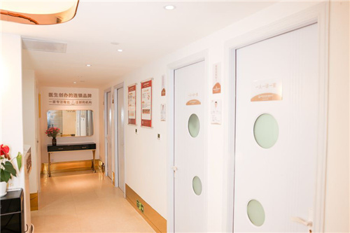 深圳白月光醫(yī)療美容環(huán)境圖3