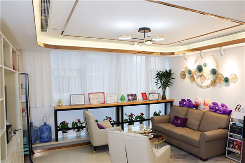 深圳白月光醫(yī)療美容環(huán)境圖2