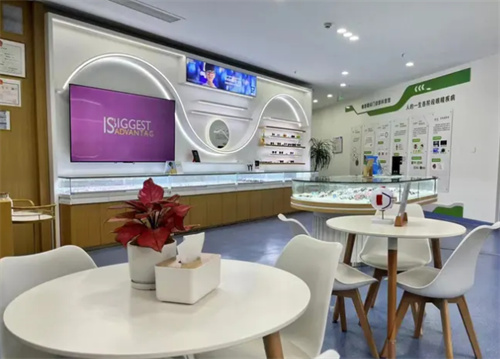 溫江維普眼科醫(yī)院大廳