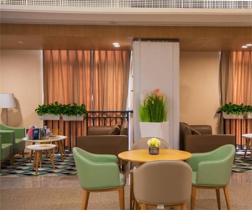 福州愛(ài)爾眼科環(huán)境圖2