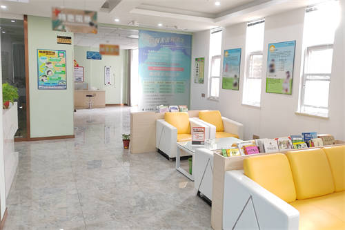 無錫明昕眼科門診部環(huán)境圖3