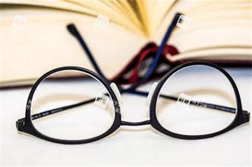 近視眼鏡實物示意圖