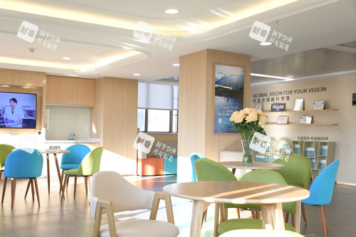 昆明愛(ài)爾眼科大廳圖