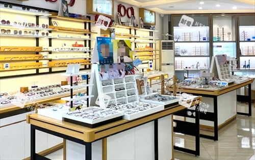 ?？趪鴲劢曖t(yī)院配鏡區(qū)