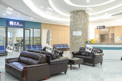 重慶千葉眼科醫(yī)院大廳環(huán)境 重慶千葉眼科醫(yī)院大廳環(huán)境