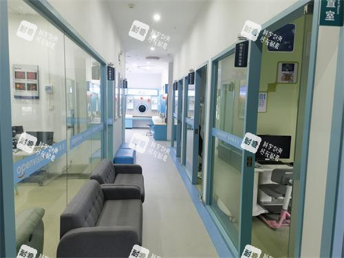 泉州惠明歐普眼科走廊休息區(qū)