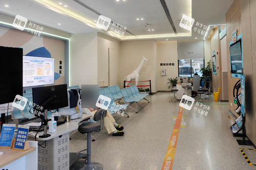 南寧愛爾眼科視光分診區(qū)