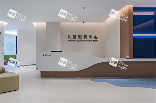 北京?，斄猪槼毖劭漆t(yī)院小兒門診導(dǎo)診臺(tái)環(huán)境