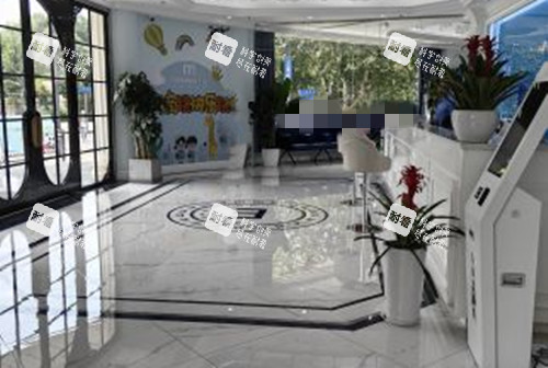 成都麥迪格眼科大廳環(huán)境示意圖