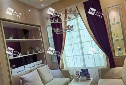 新疆黎美整形醫(yī)院沙發(fā)等候區(qū)