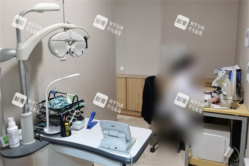 撫順愛爾眼科醫(yī)院1樓綜合驗光室