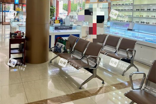 北京華廈民眾眼科大廳等候區(qū)環(huán)境