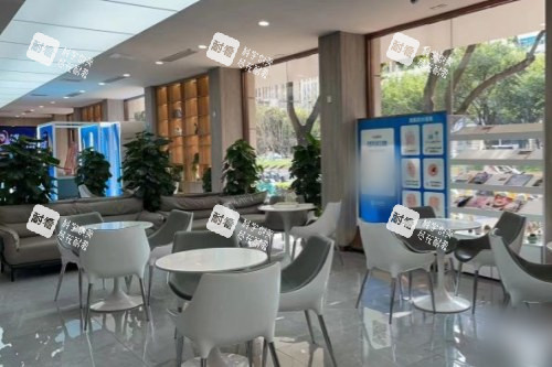 昆明普瑞眼科醫(yī)院休息區(qū)