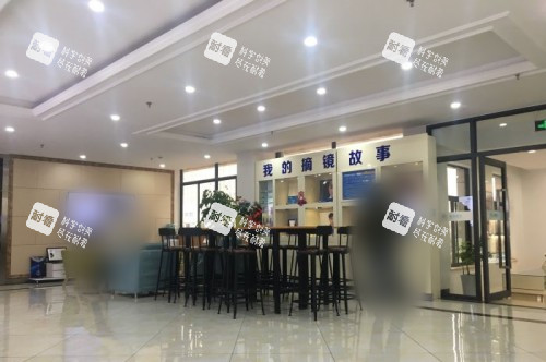 昆明普瑞眼科醫(yī)院大廳