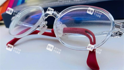 尼康控優(yōu)點(diǎn)鏡片