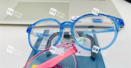 尼康控優(yōu)點(diǎn)的鏡片