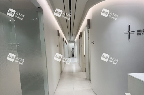 韓國BTN皮膚科走廊圖