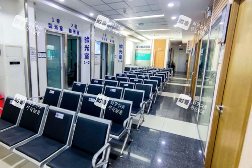蘭州愛爾眼科驗光區(qū)