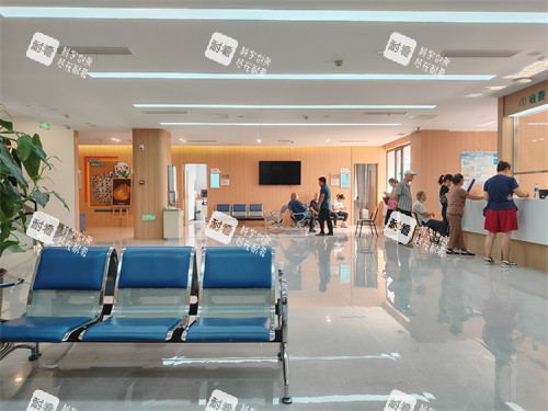 保定新視眼科休息區(qū)環(huán)境圖 保定新視眼科休息區(qū)環(huán)境圖