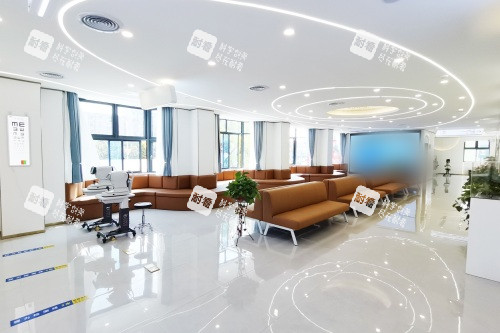 南昌華廈眼科醫(yī)院候診區(qū)2 南昌華廈眼科醫(yī)院候診區(qū)2