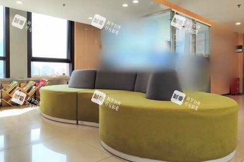 北京愛(ài)爾福康眼科醫(yī)院休息區(qū)