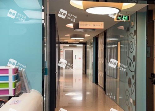 深圳非凡整形內(nèi)部過道環(huán)境