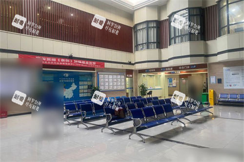 成都華廈眼科大廳候診區(qū)