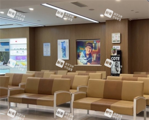 上海?，斎鹨曆劭漆t(yī)院大廳等待區(qū)