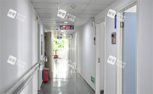 昆明愛爾眼科醫(yī)院門診走了