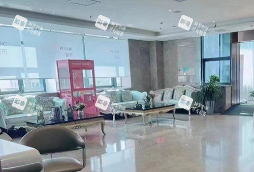 保定藍(lán)山醫(yī)療美容大廳休息區(qū)