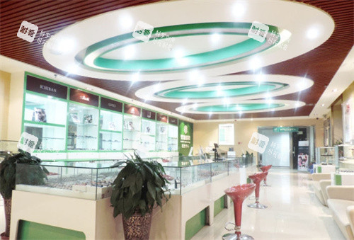 烏魯木齊普瑞眼科醫(yī)院配鏡大廳 烏魯木齊普瑞眼科醫(yī)院配鏡大廳