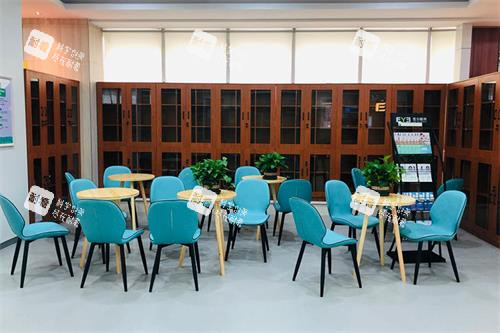 大連愛爾眼科醫(yī)院休息區(qū)