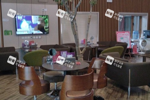 長春奧拉克醫(yī)學(xué)美容醫(yī)院候診區(qū)域