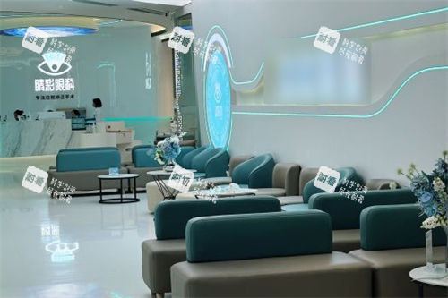 成都睛彩眼科醫(yī)院候診區(qū)