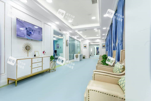 成都佰視佳眼科口碑好不好？全飛秒手術(shù)實測：醫(yī)生正規(guī)，改善快！