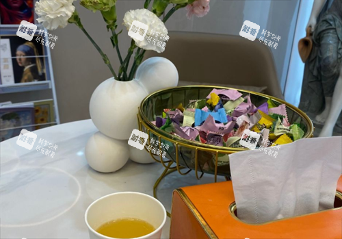 北京氫顏整形醫(yī)院休息區(qū)一角 北京氫顏整形醫(yī)院休息區(qū)一角