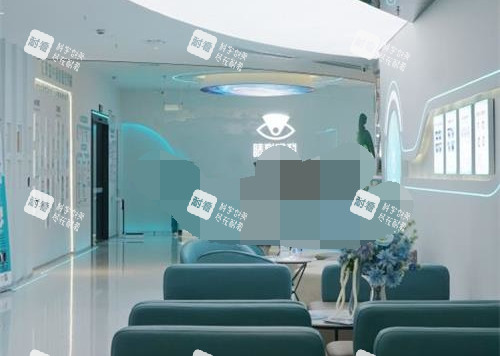 成都睛彩眼科醫(yī)院前臺(tái)大廳