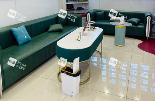 鎮(zhèn)江友誼整形大廳休息區(qū) 鎮(zhèn)江友誼整形大廳休息區(qū)