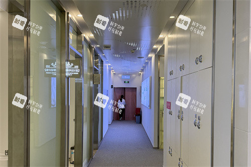 重慶東上醫(yī)療美容門診部走廊
