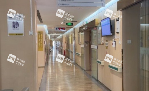 成都華美紫馨整形醫(yī)院走廊