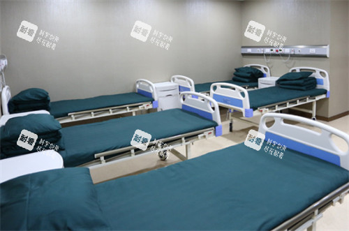 長春中妍奧拉克醫(yī)學(xué)美容醫(yī)院多人病房
